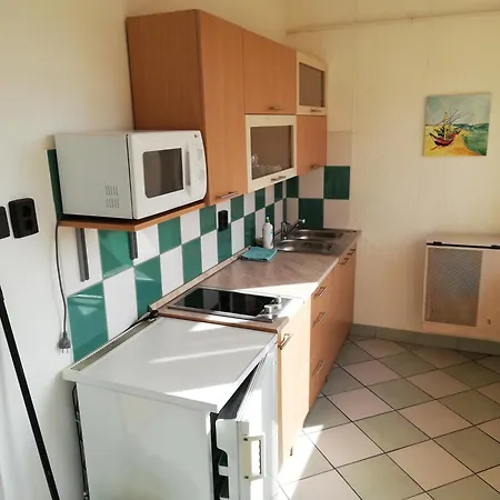 Aal Vendeghaz Apartment *
